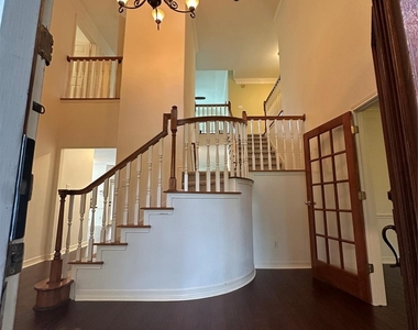 3206 Oakland Drive - Photo Thumbnail 4