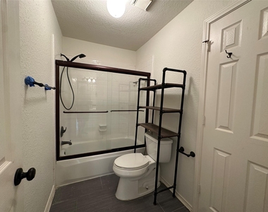 3206 Oakland Drive - Photo Thumbnail 33