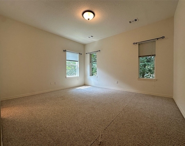 3206 Oakland Drive - Photo Thumbnail 30