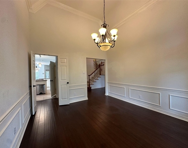 3206 Oakland Drive - Photo Thumbnail 8