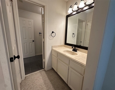 3206 Oakland Drive - Photo Thumbnail 32