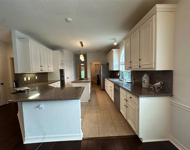 3206 Oakland Drive - Photo Thumbnail 19