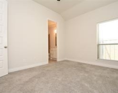 4525 Silver Pine Ct - Photo Thumbnail 12