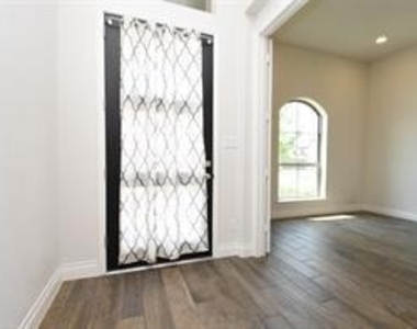 4525 Silver Pine Ct - Photo Thumbnail 19
