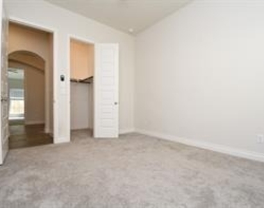 4525 Silver Pine Ct - Photo Thumbnail 30