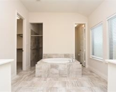 4525 Silver Pine Ct - Photo Thumbnail 38