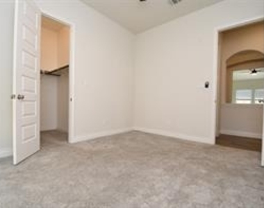 4525 Silver Pine Ct - Photo Thumbnail 33