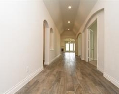 4525 Silver Pine Ct - Photo Thumbnail 17