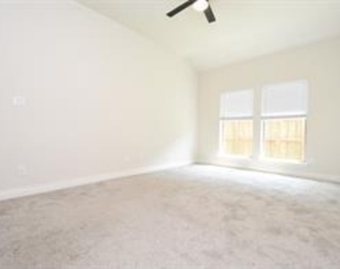 4525 Silver Pine Ct - Photo Thumbnail 21