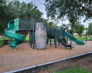 4707 Meadowthorn Court - Photo Thumbnail 39