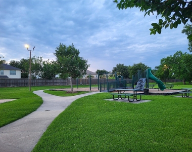 4707 Meadowthorn Court - Photo Thumbnail 38