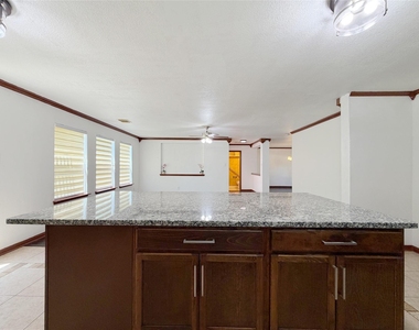 4707 Meadowthorn Court - Photo Thumbnail 6