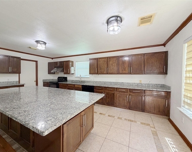 4707 Meadowthorn Court - Photo Thumbnail 7