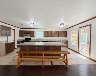 4707 Meadowthorn Court - Photo Thumbnail 2