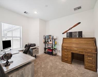 1600 Portia Lane - Photo Thumbnail 13