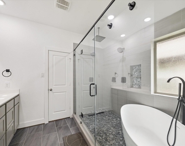 1600 Portia Lane - Photo Thumbnail 10