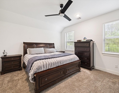 1600 Portia Lane - Photo Thumbnail 8