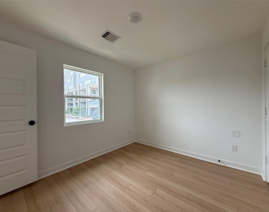 3617 Rosalie Street - Photo Thumbnail 5
