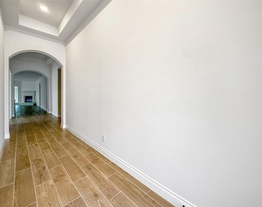 28173 Knight Peak Drive - Photo Thumbnail 13