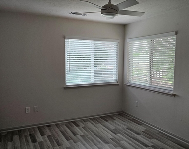 23510 Stratsborough Drive - Photo Thumbnail 30