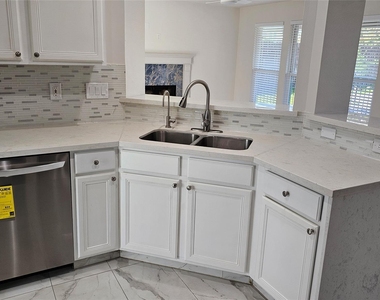 23510 Stratsborough Drive - Photo Thumbnail 9