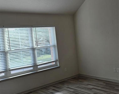 23510 Stratsborough Drive - Photo Thumbnail 20