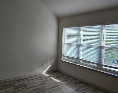 23510 Stratsborough Drive - Photo Thumbnail 19