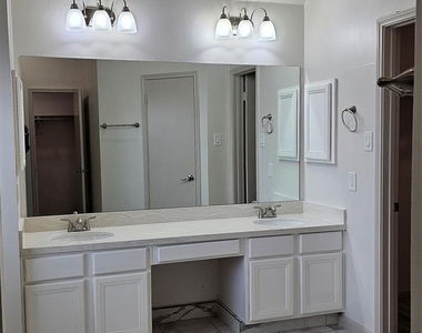 23510 Stratsborough Drive - Photo Thumbnail 8