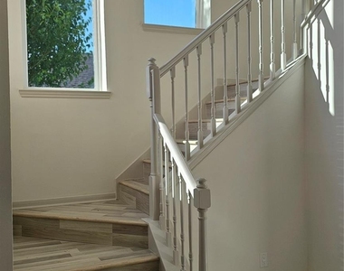 23510 Stratsborough Drive - Photo Thumbnail 4