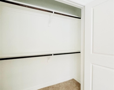 3846 Center Street - Photo Thumbnail 32