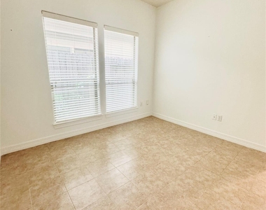 3846 Center Street - Photo Thumbnail 8