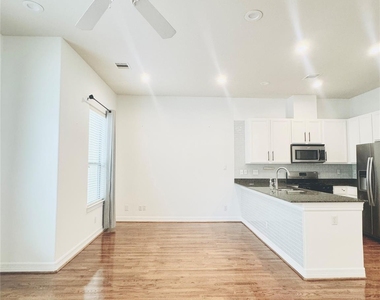 3846 Center Street - Photo Thumbnail 17