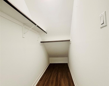 3846 Center Street - Photo Thumbnail 6