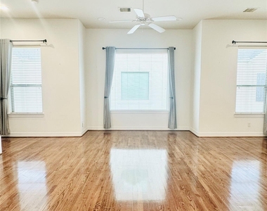 3846 Center Street - Photo Thumbnail 18