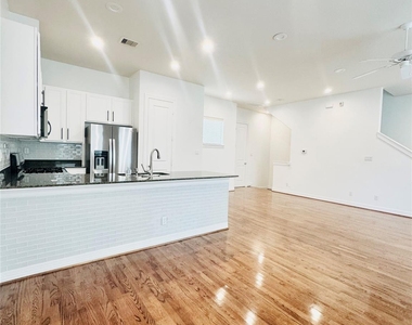 3846 Center Street - Photo Thumbnail 2