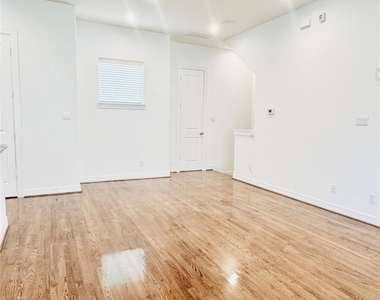 3846 Center Street - Photo Thumbnail 20