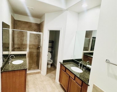 3846 Center Street - Photo Thumbnail 24