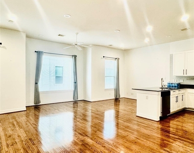 3846 Center Street - Photo Thumbnail 12