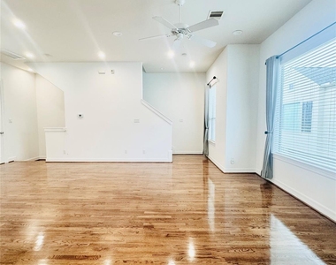 3846 Center Street - Photo Thumbnail 21