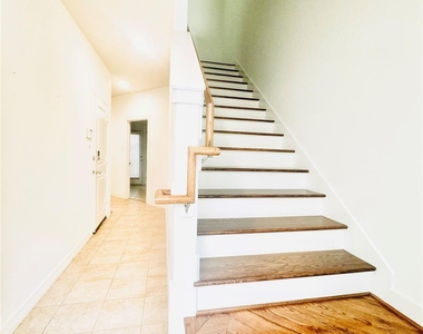 3846 Center Street - Photo Thumbnail 3