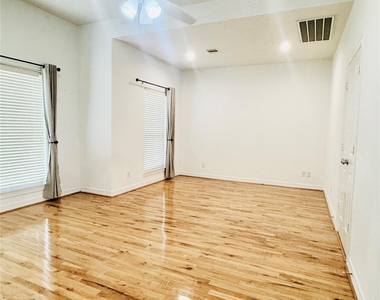 3846 Center Street - Photo Thumbnail 27