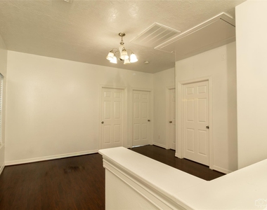 10904 Panther Court - Photo Thumbnail 13