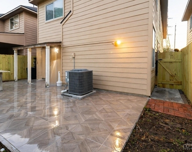 10904 Panther Court - Photo Thumbnail 25