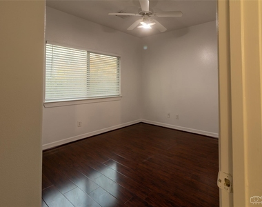 10904 Panther Court - Photo Thumbnail 15