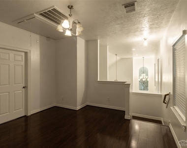 10904 Panther Court - Photo Thumbnail 12