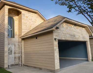 10904 Panther Court - Photo Thumbnail 4