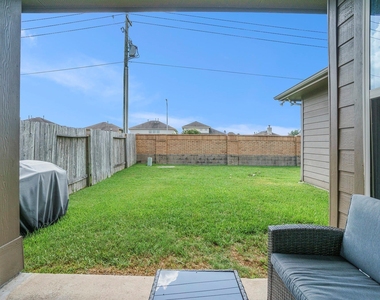 2449 Pamplona Lane - Photo Thumbnail 18