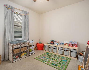 2449 Pamplona Lane - Photo Thumbnail 14