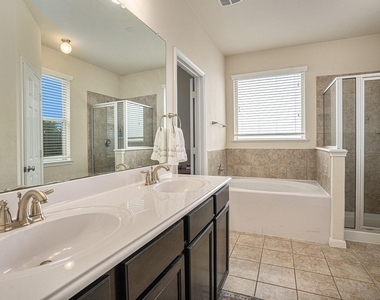 2449 Pamplona Lane - Photo Thumbnail 11