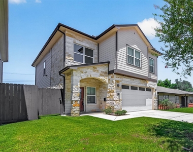 2211 Silverbonnet Street - Photo Thumbnail 1